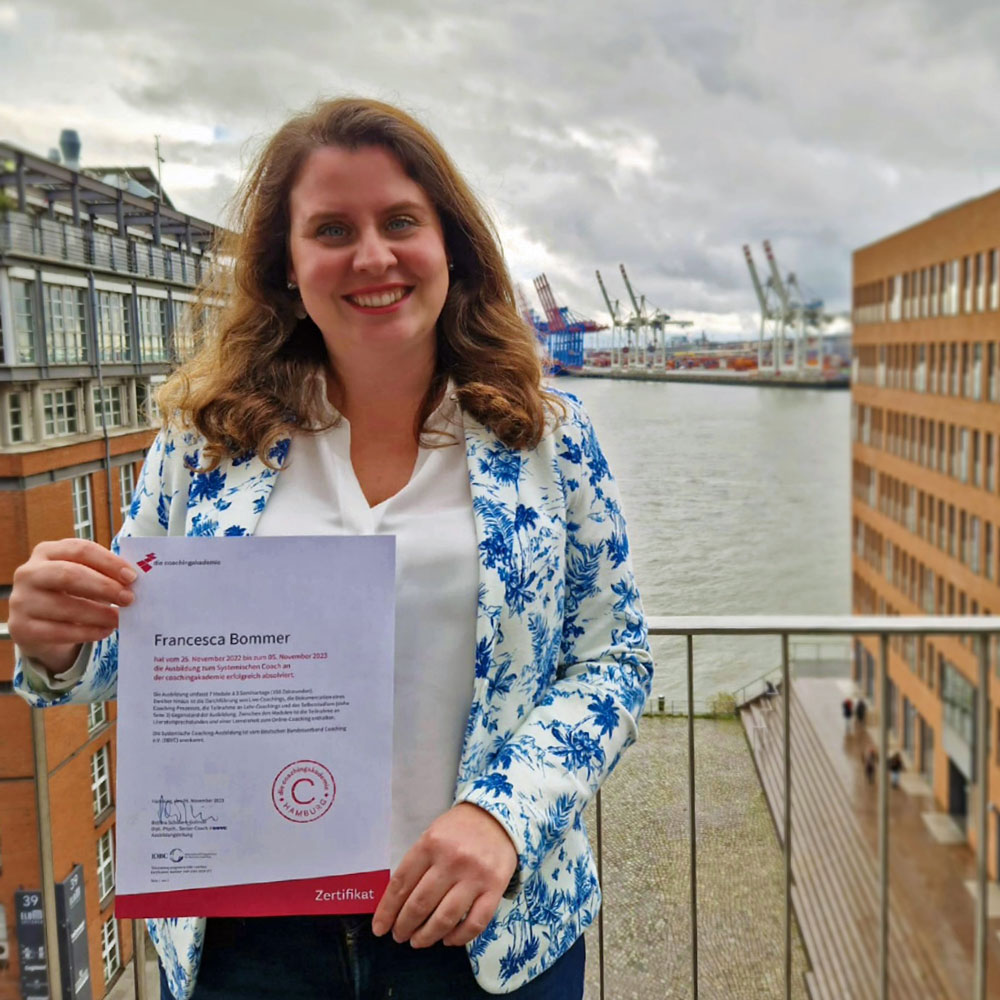 Francesca Bommer | Mindset & innere Haltung | Klarheit führt. Leichtigkeit trägt. Freude bewegt. | Systemisches Mindset Coaching, Mentoring & Workshops für eine starke innere Haltung – verstehen, ausrichten, entfalten.